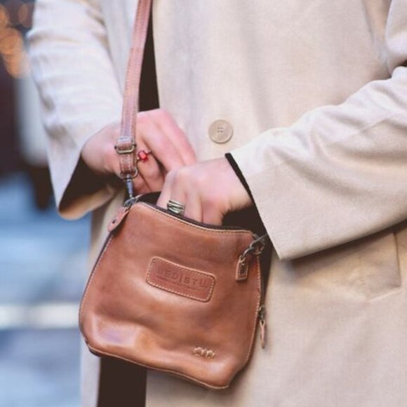 BED STU*Ventura Tan Rustic Mason small Leather crossbody bag aprox 6.5x7 - Picture 1 of 11